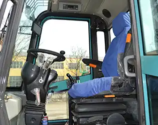 Looking for Efficiency in Tight Spaces? Why the MK910 Loader is Your Best Bet