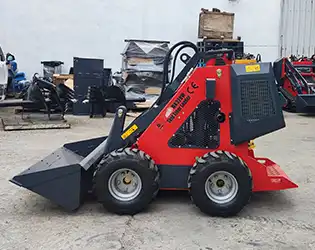 Why the 320W Mini Skid Steer Loader Excels in Tight Spaces？
